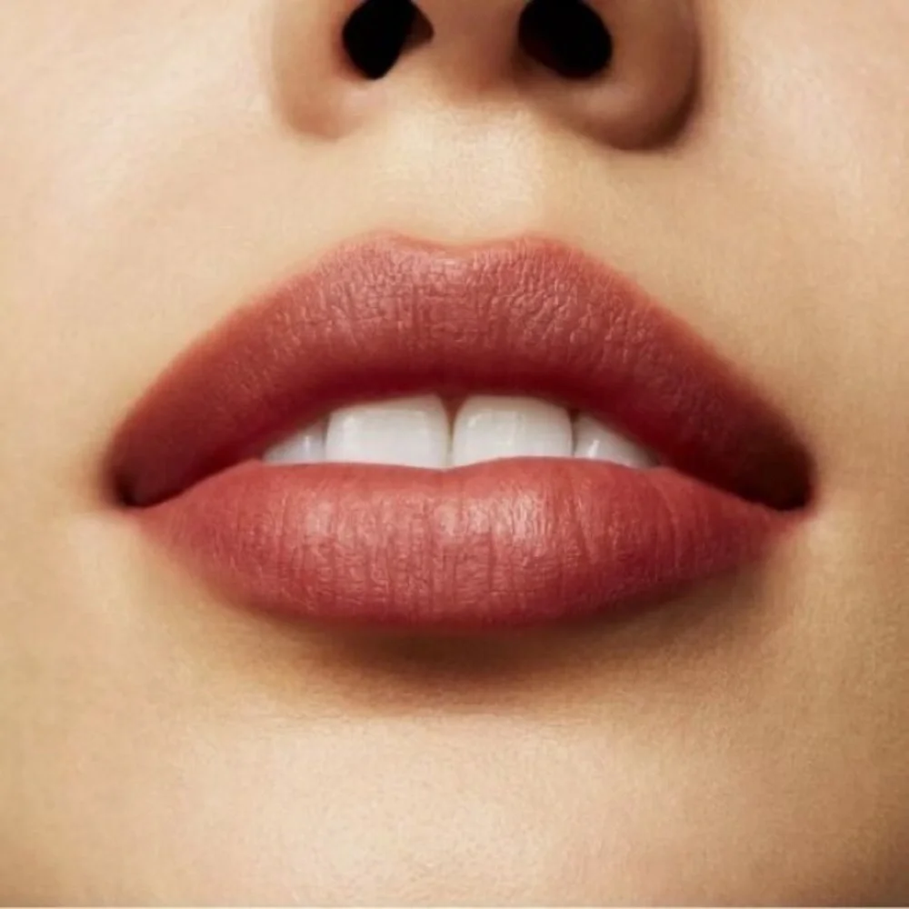 MAC •Over the Taupe• new in original box